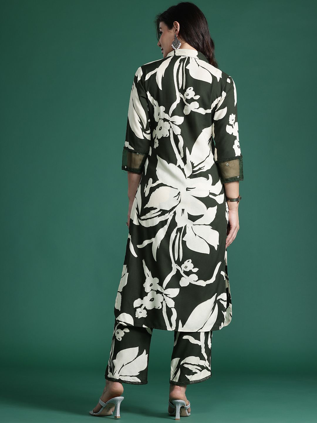 Indyancart IE Floral Printed Sequinned Kurta with Trousers
