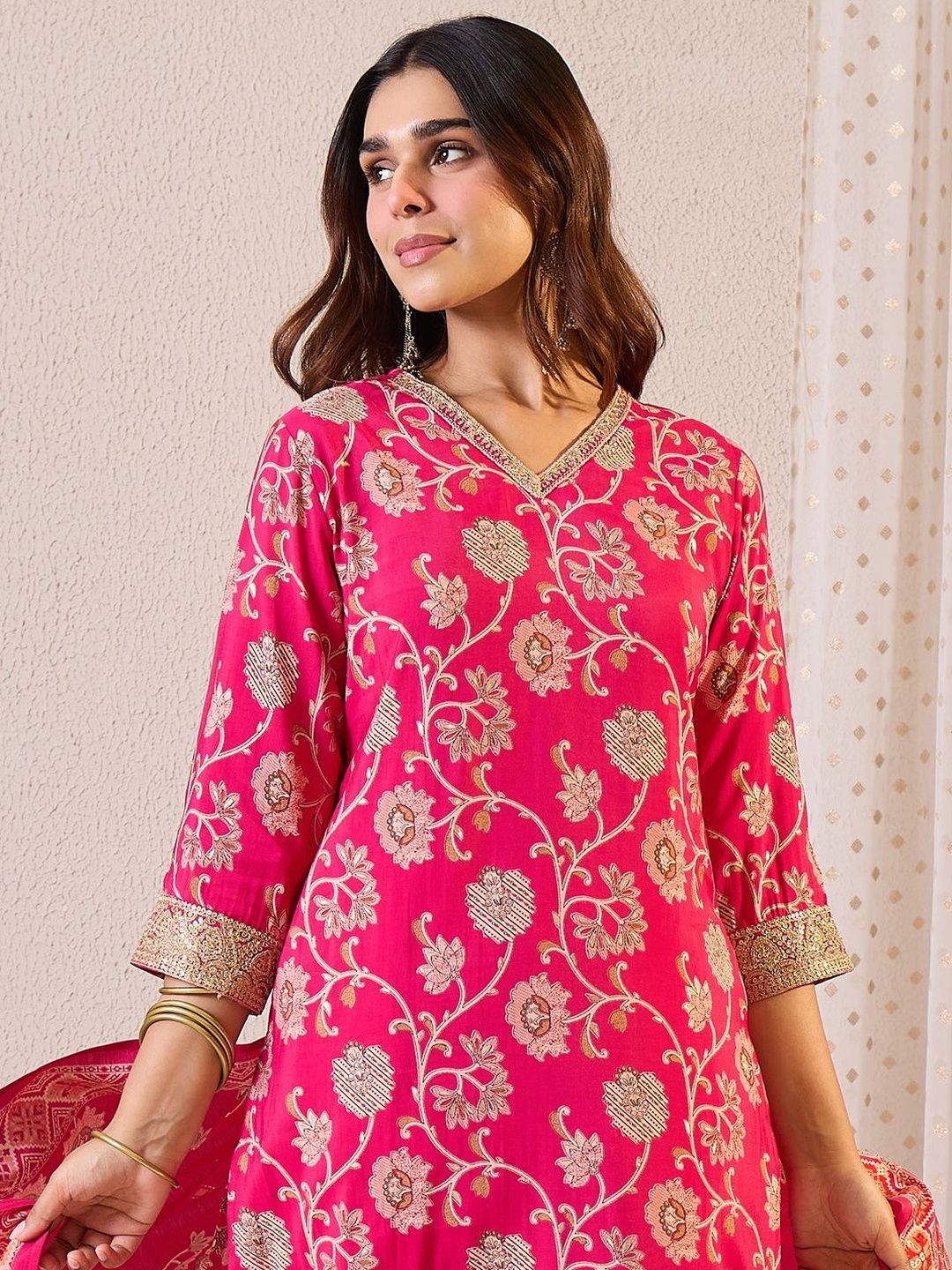Floral Printed Notch Neck Chanderi Silk Straight Kurta & Trousers With Dupatta