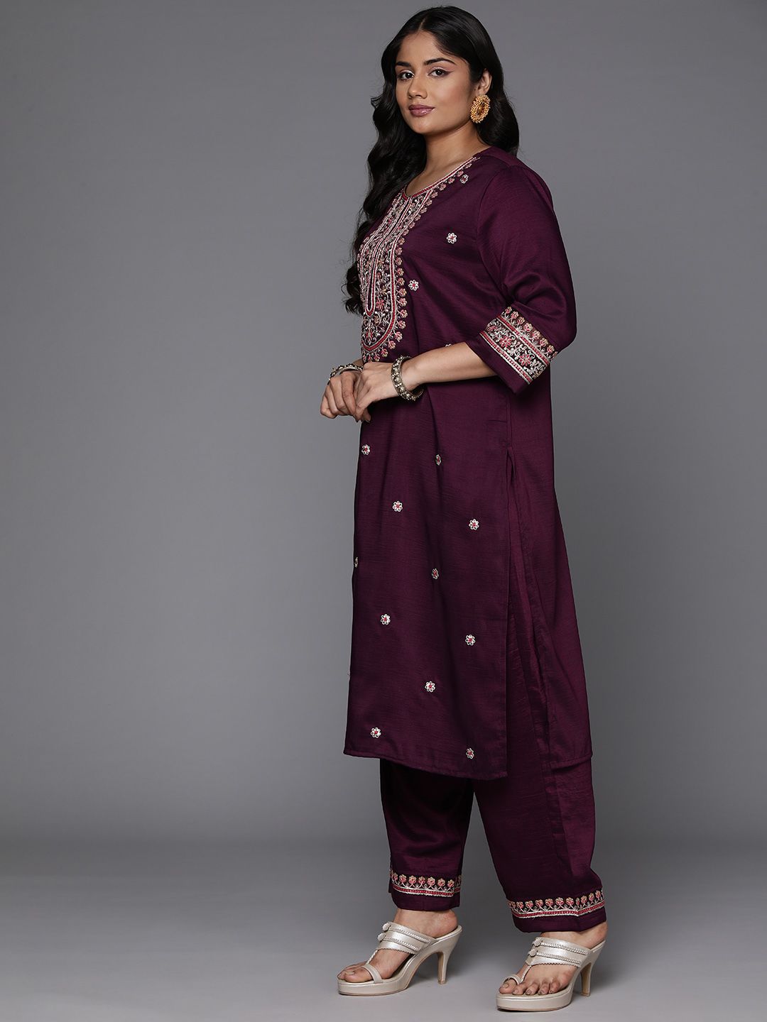 Indyancart IE Plus Size Floral Embroidered Regular Kurta with Trousers & With Dupatta
