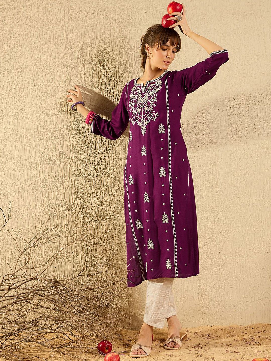 Indyancart IE Women Ethnic Motifs Embroidered Straight Kurta
