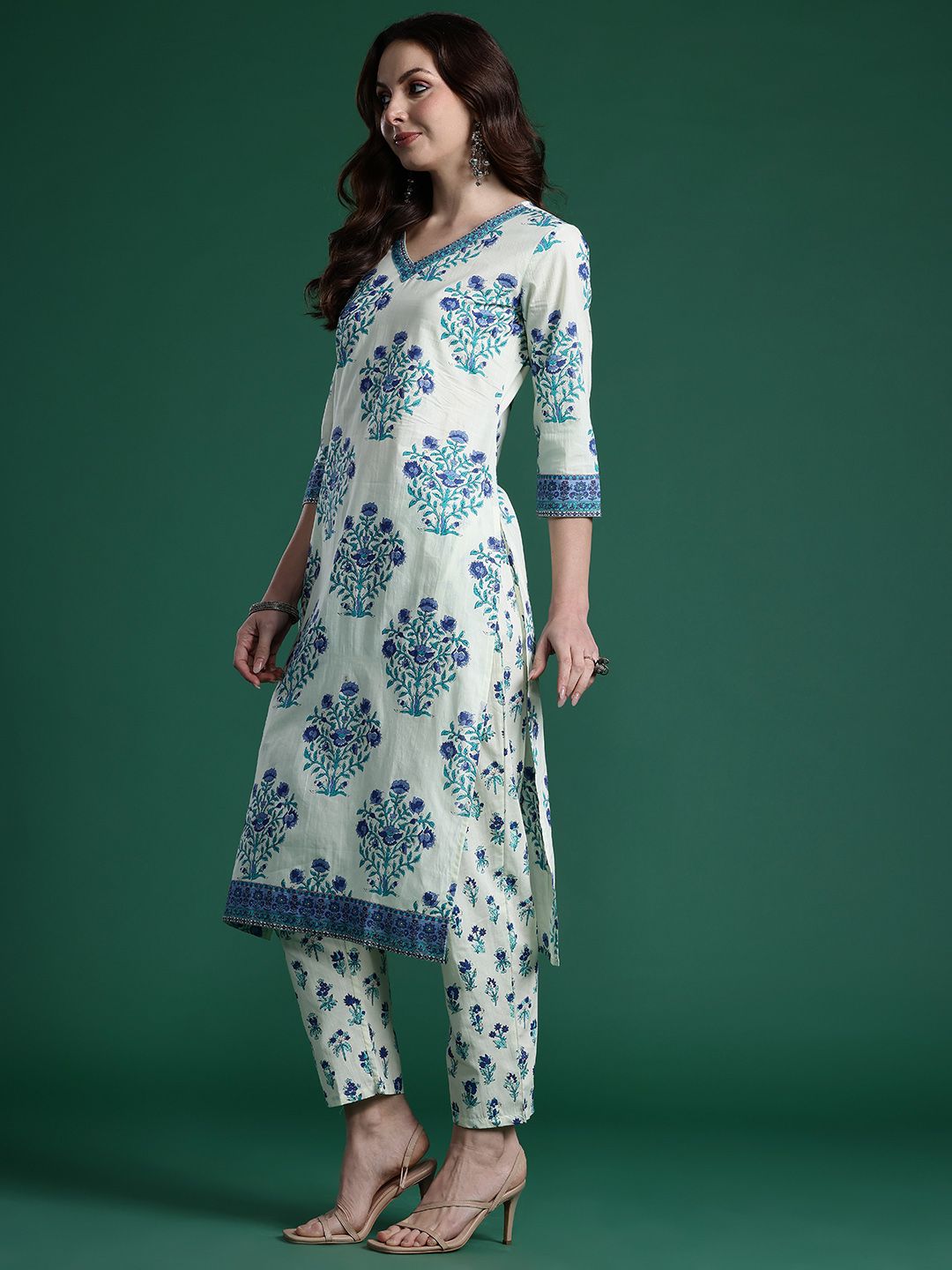 Indyancart IE Women Floral Printed Regular Pure Cotton Kurta with Trousers & With Dupatta