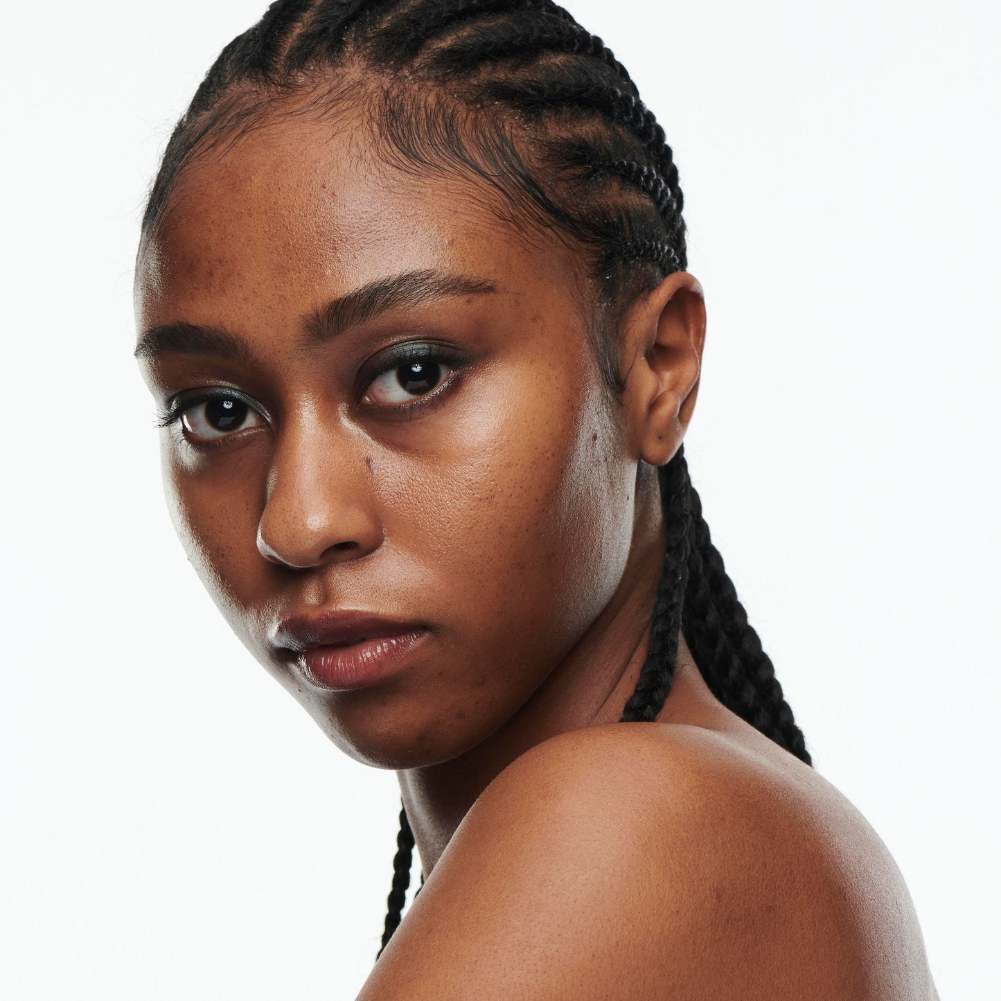 M.A.C Studio Radiance Serum-Powered Foundation - NC50