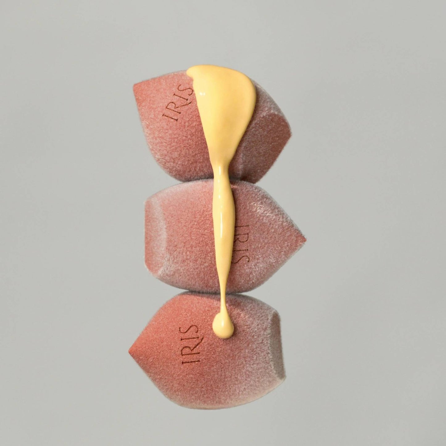 IRIS COSMETICS Oh So Bouncy Microfiber Makeup Sponge
