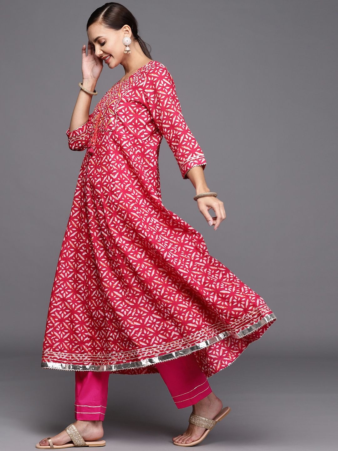 Dhiyona IE Women Pink & White Bandhani Printed Gotta Patti Kurta with Trousers & Dupatta