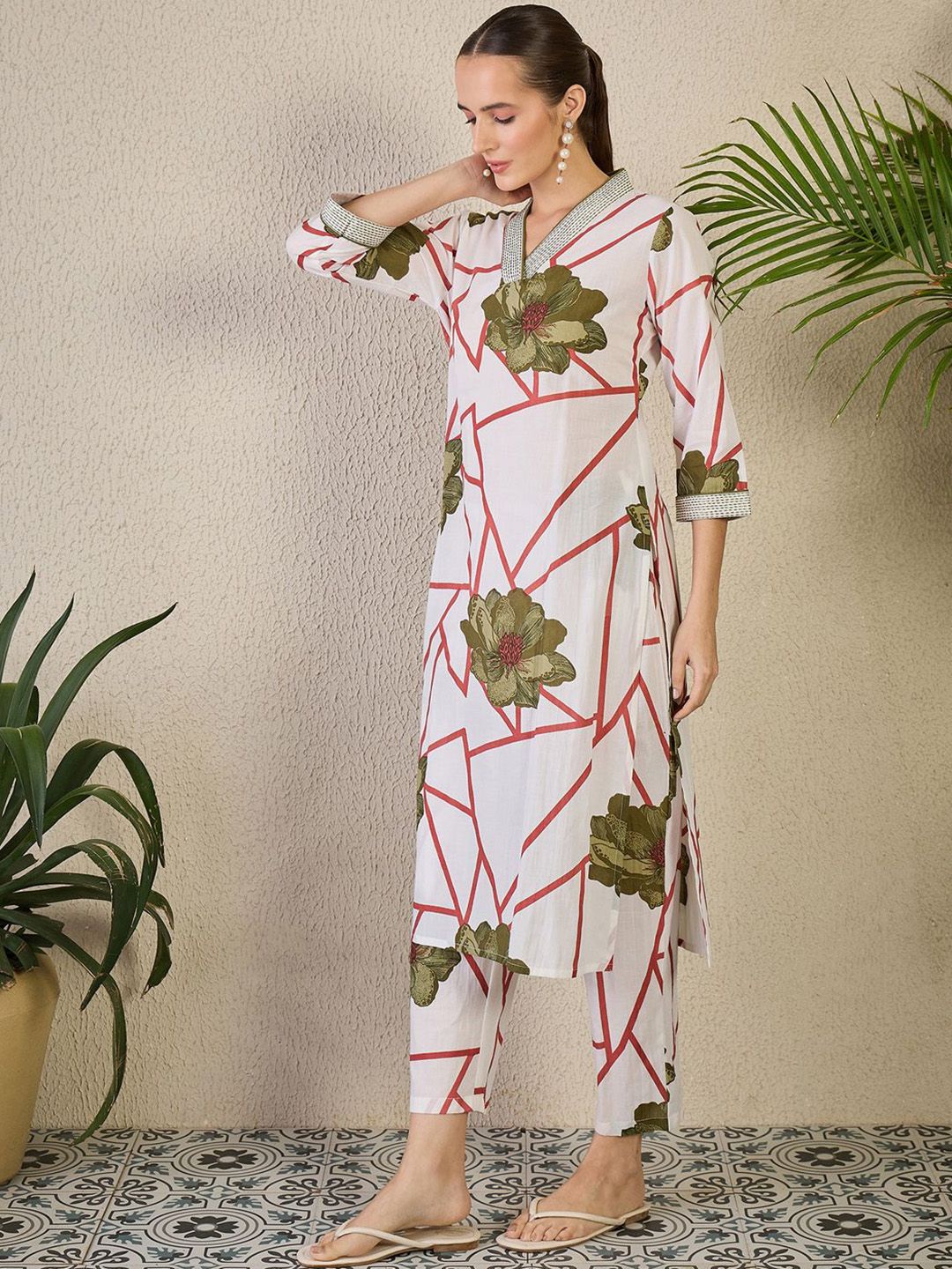 Indyancart IE Floral Printed V-Neck Straight Pure Cotton Kurta With Trousers