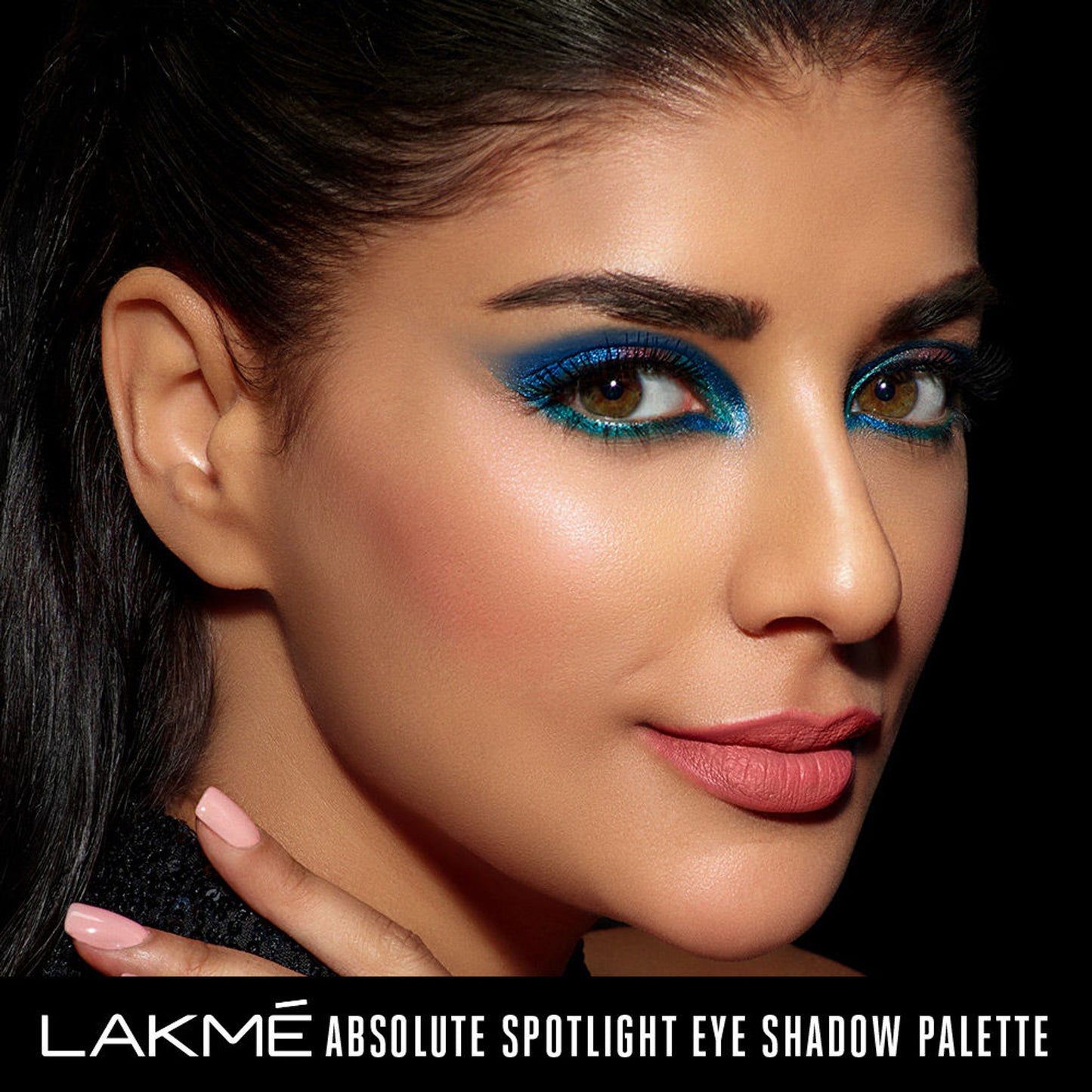 Lakme Glitterati Chroma Chic Eye Shadow Palette - Stilettos