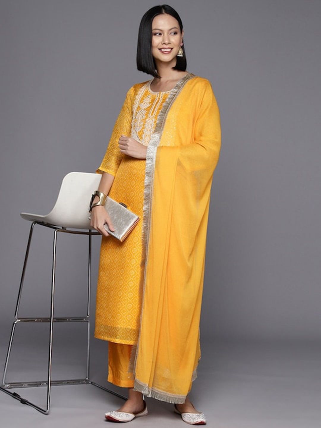 Indyancart VA Women'sBandhani Printed & Zari Detail Regular Kurta with Trousers & With Dupatta