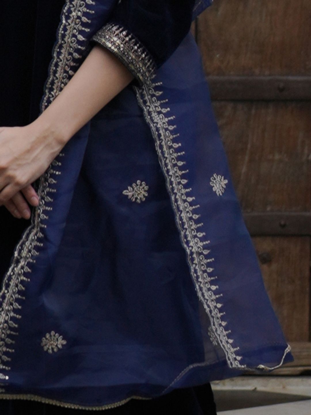 Indyancart IE Ethnic Motifs Embroidered Thread Work Velvet Kurta With Trousers & Dupatta