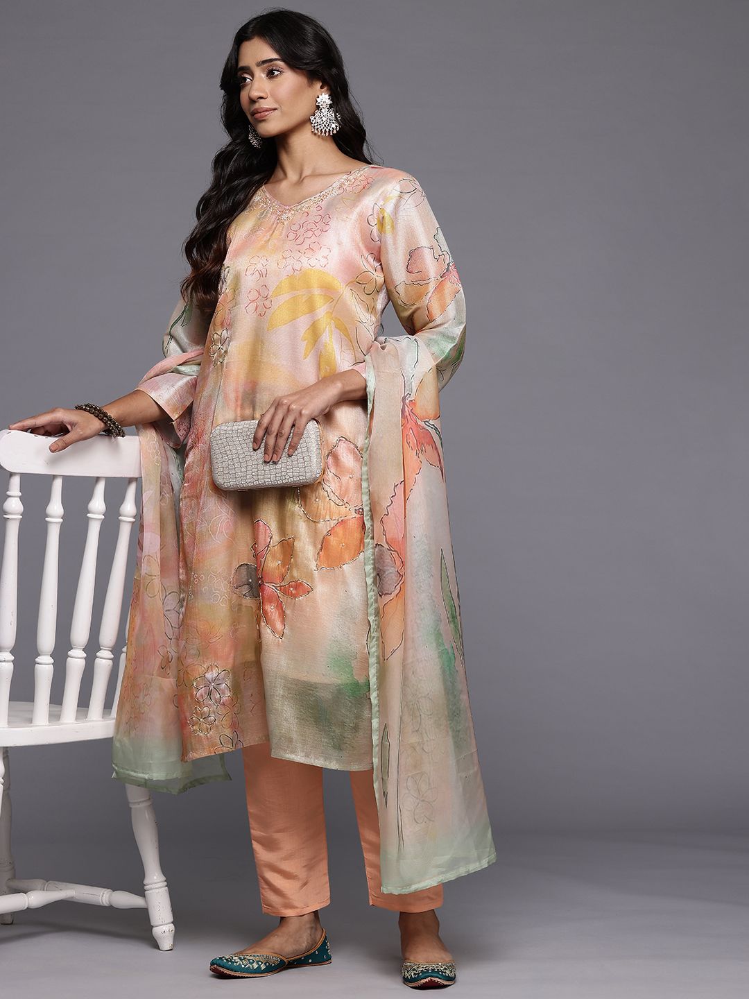 Dhiyona VA Women'sFloral Printed Regular Beads and Stones Kurta with Trousers & With Dupatta