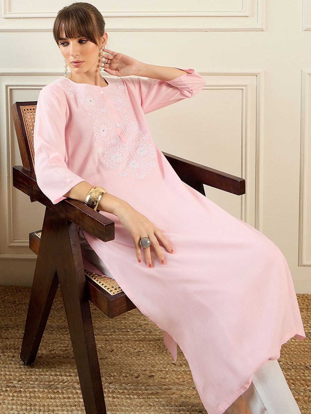 Indyancart IE Women Floral Embroidered Thread Work Floral Kurta