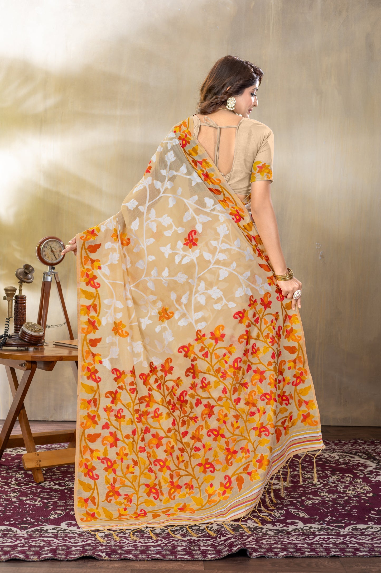 Dhiyona GR Women's Suhani Beige Cotton Jamdani Saree