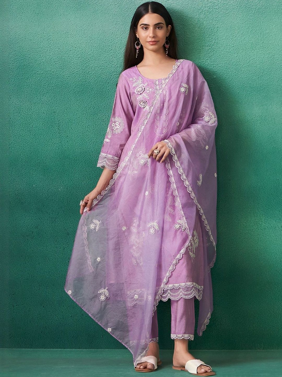 Women Floral Embroidered Kurta with Trousers & Dupatta
