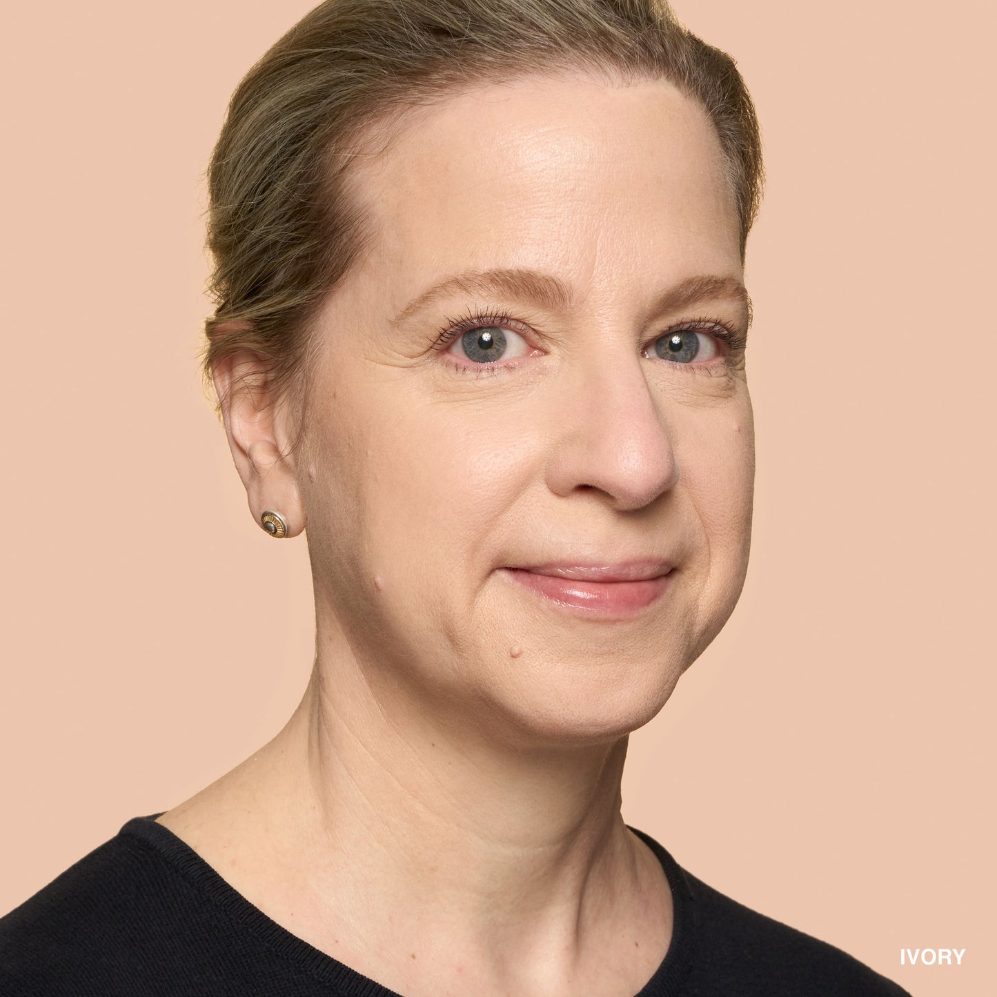 Bobbi Brown Weightless Skin Natural Matte Finish Foundation SPF 15 - Ivory