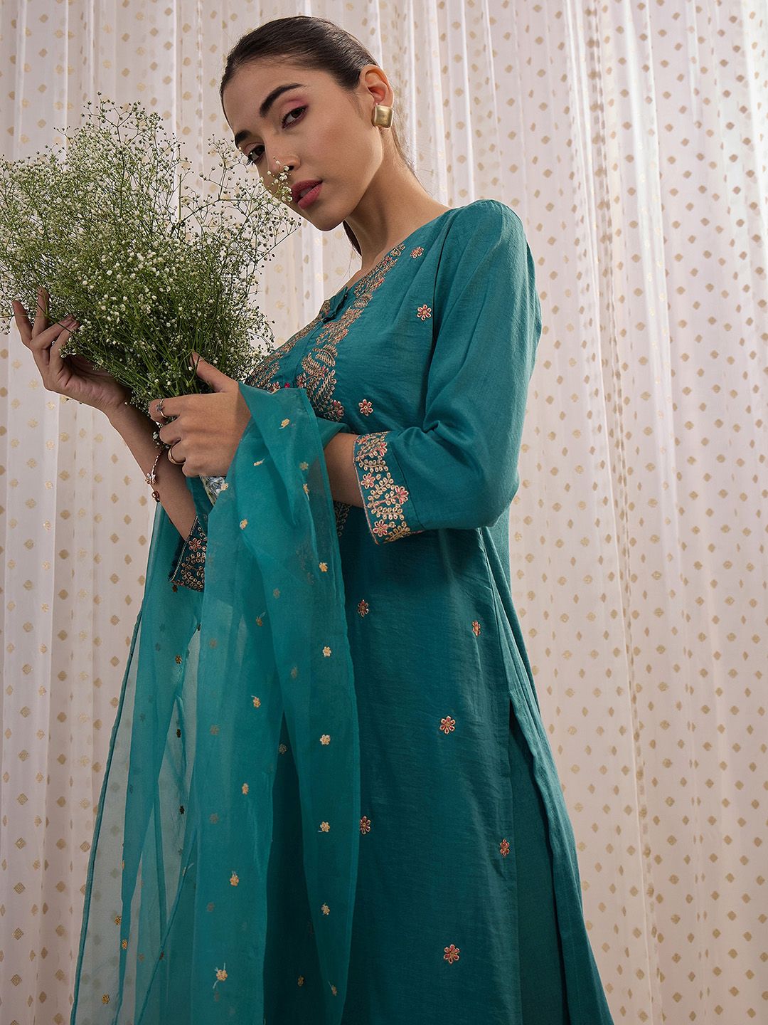 Indyancart IE Green Floral Embroidered Thread Work Kurta with Trousers & Dupatta