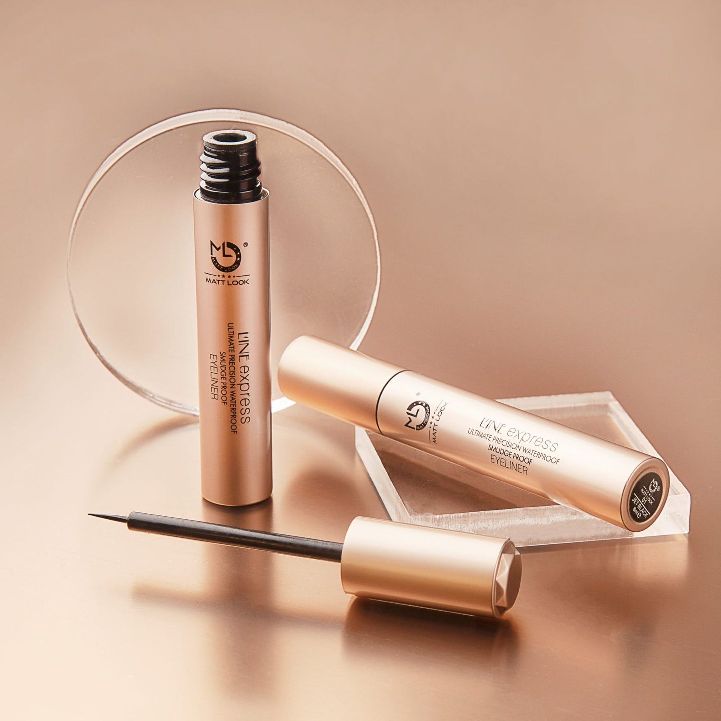 Matt look Line Express Ultimate Precision Waterproof Smudge Proof Eyeliner - Black