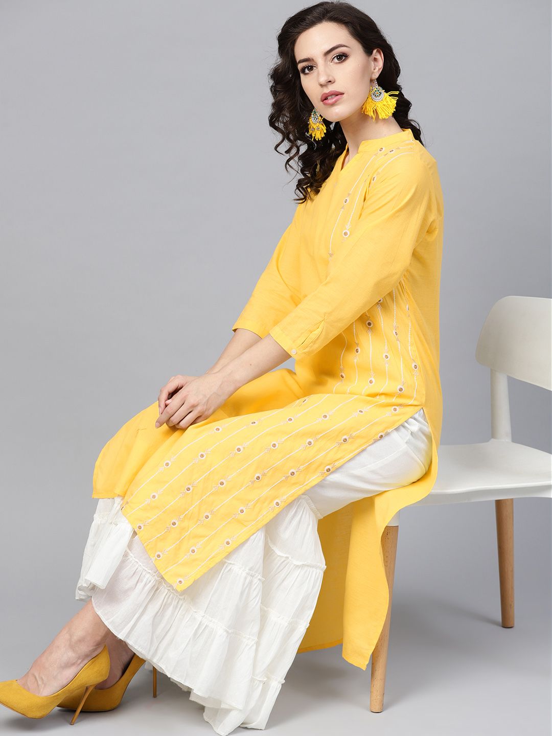 Dhiyona IE Women Yellow Embroidered Straight Kurta
