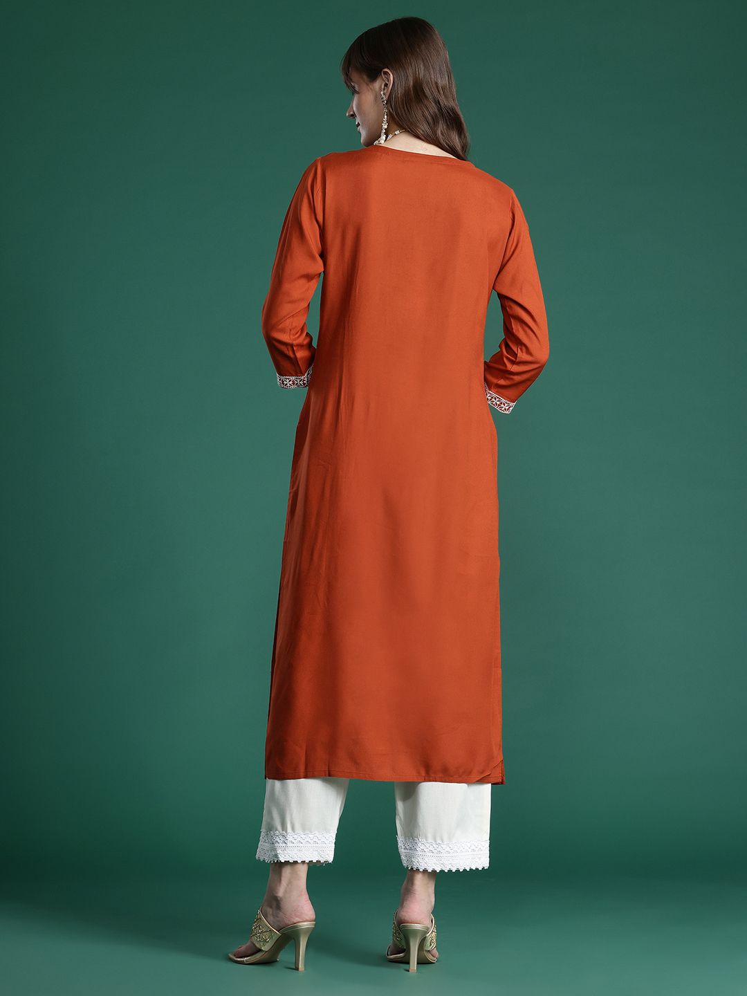 Indyancart IE Floral Embroidered Thread Work Kurta