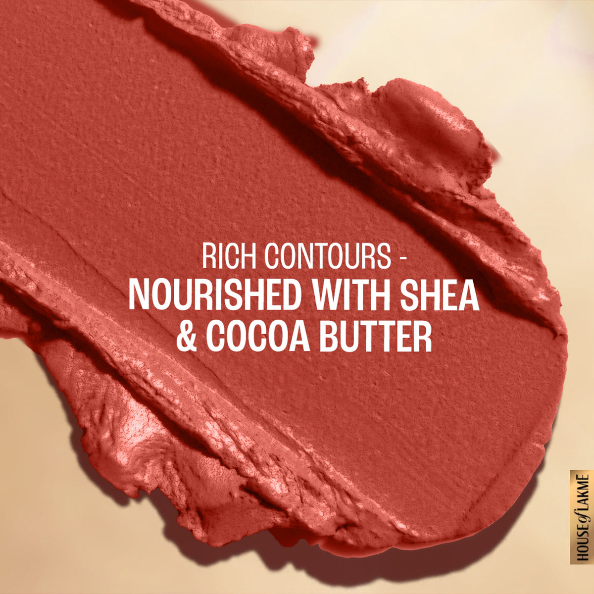 Lakme 9 To 5 Powerplay Priming Matte Lipstick in Red Velvet, showcasing vibrant red lipstick with matte finish.