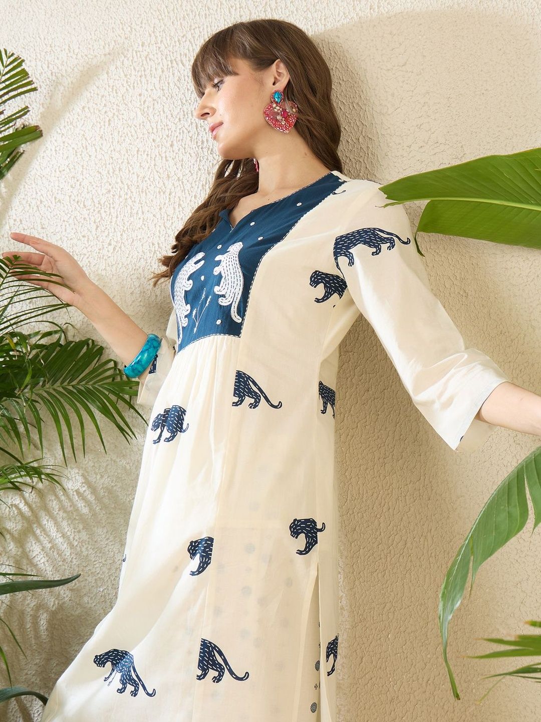 Women Animal Embroidered Panelled Thread Work Pure Cotton Kurta with Trousers