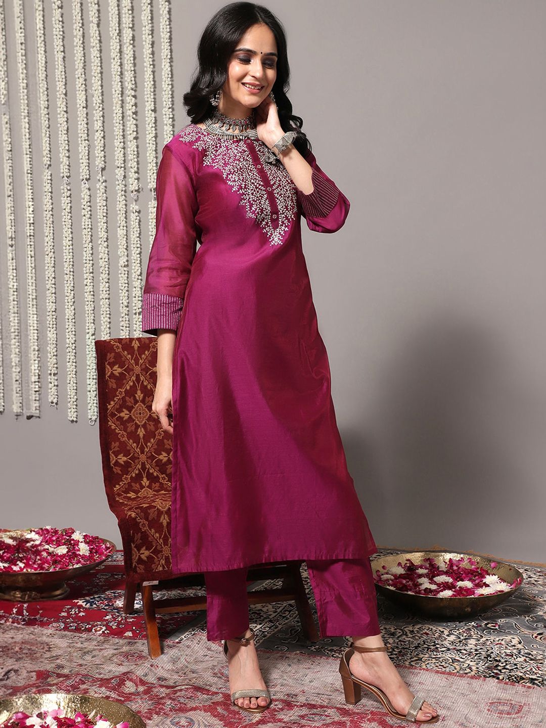 Indyancart VA Women'sFloral Yoke Design Thread Work Detail Straight Kurta & Trousers With Dupatta