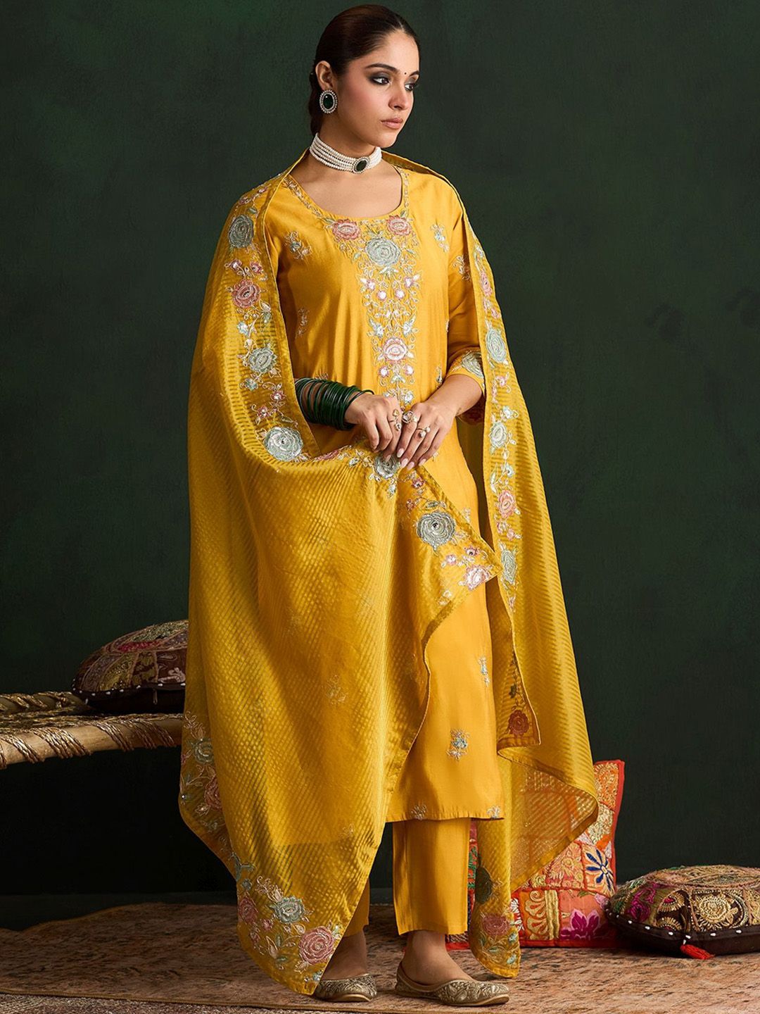 Indyancart IE Women Floral Embroidered Regular Thread Work Kurta with Trousers & With Dupatta