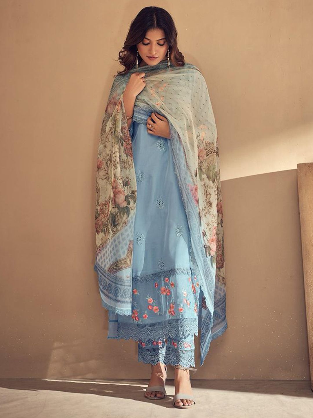 Indyancart IE Women Floral Embroidered Regular Thread Work Kurta with Trousers & With Dupatta