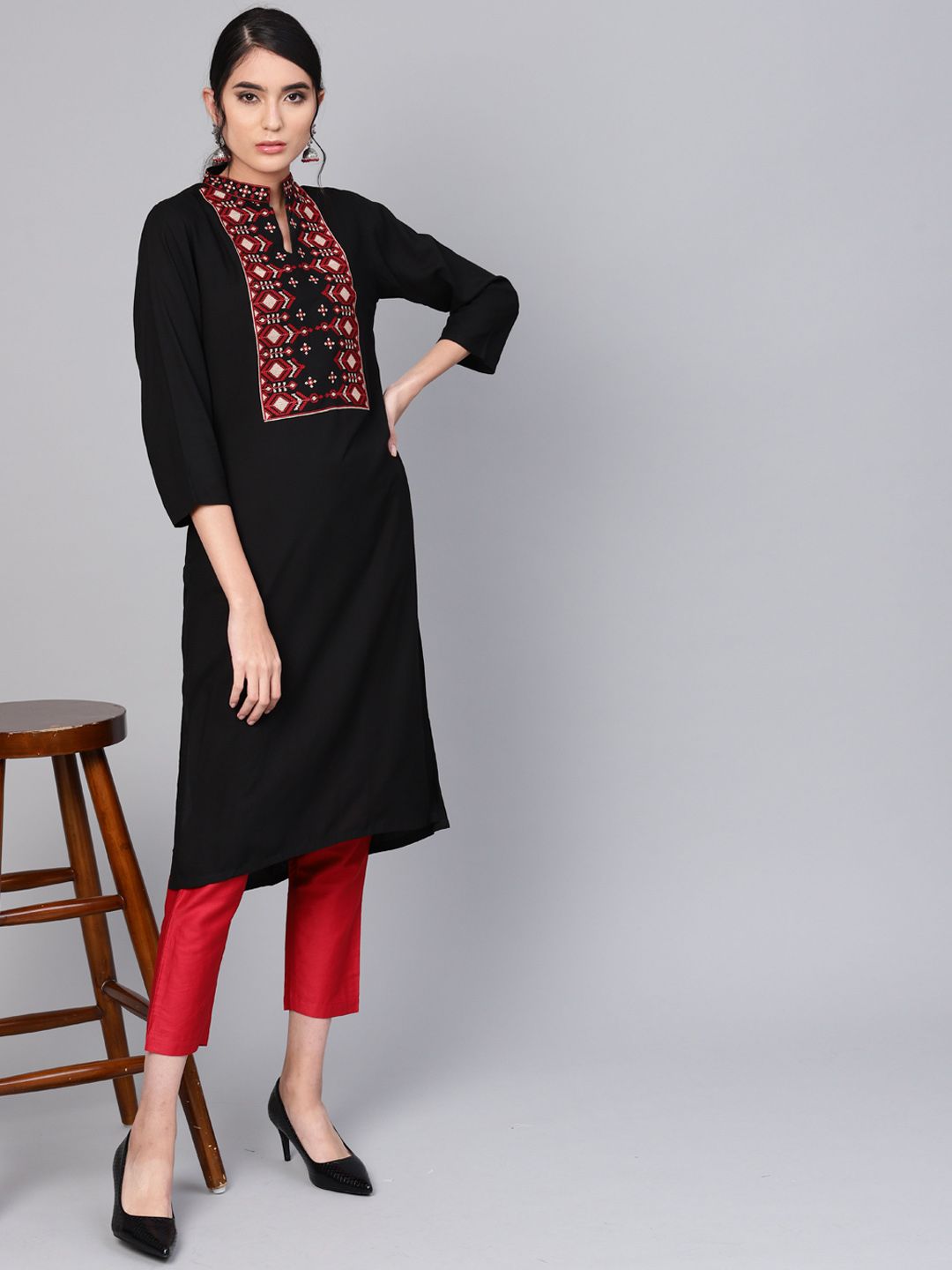 Indyancart IE Women Black Ethnic Motifs Yoke Design Kurta