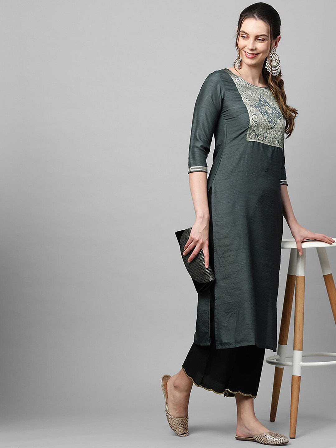 Dhiyona IE Women Grey Yoke Design Kurta