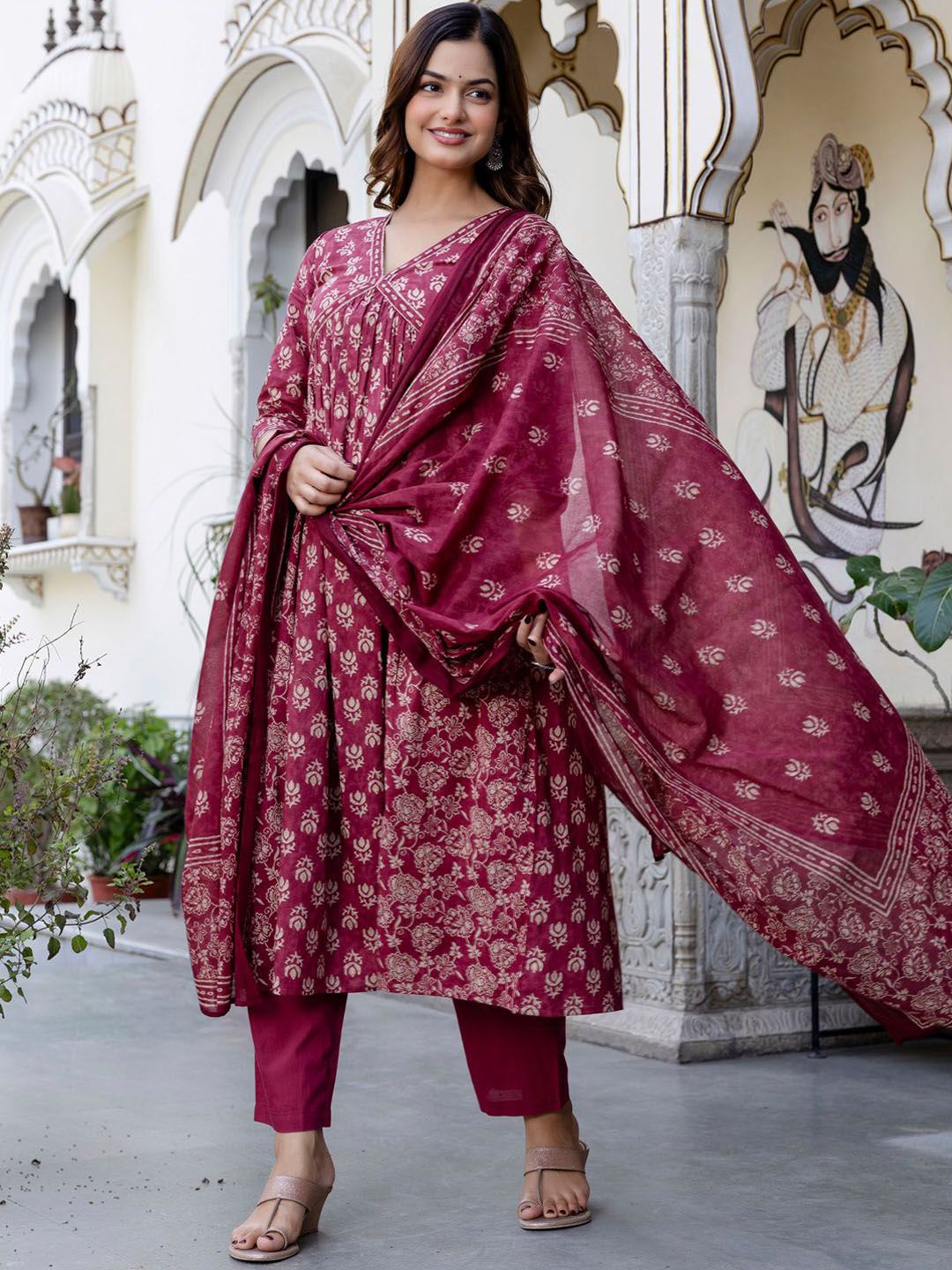Indyancart IE Women Floral Printed Empire Pure Cotton Kurta with Trousers & With Dupatta