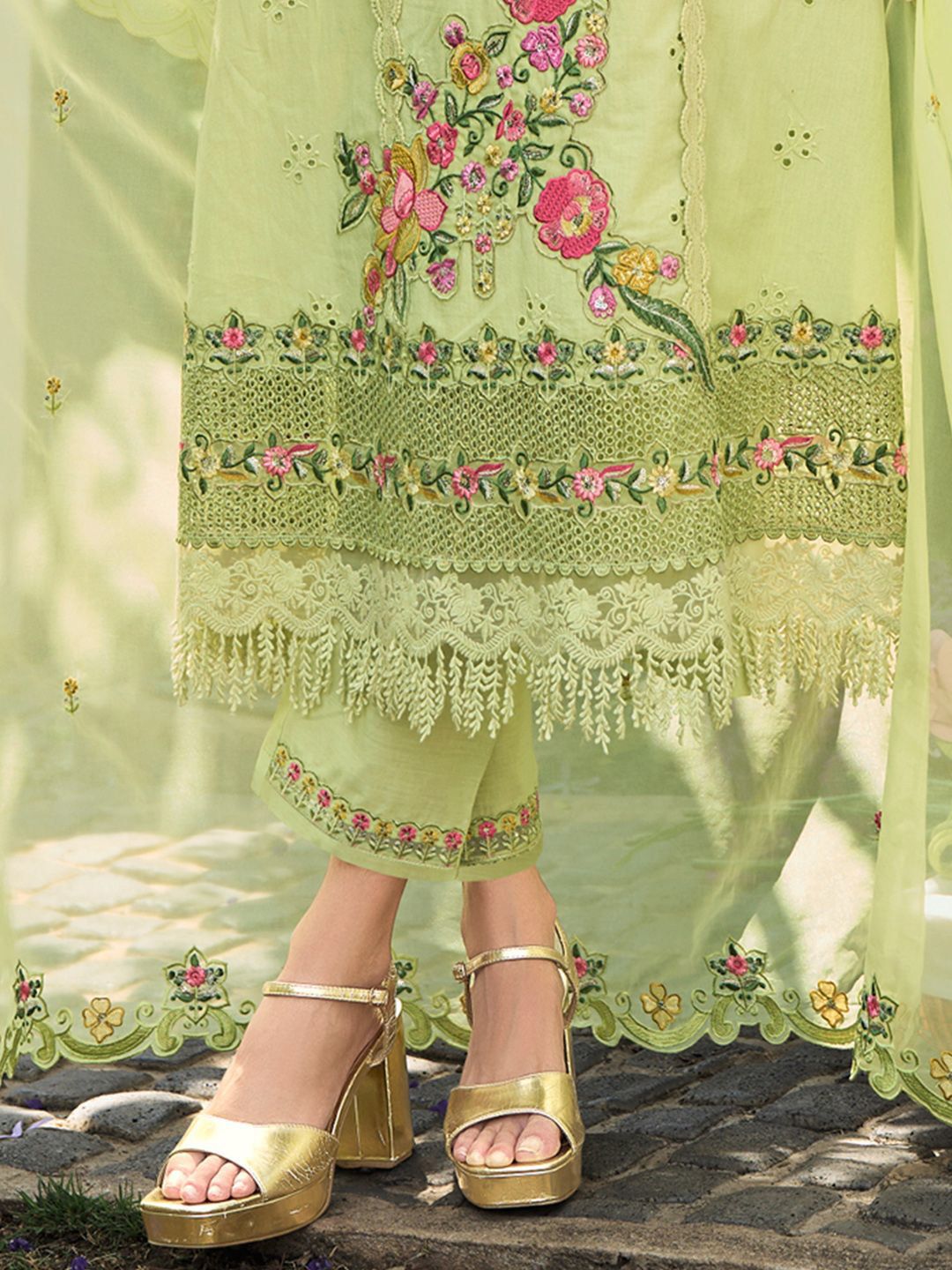 Indyancart IE Women Floral Embroidered Regular Sequinned Pure Cotton Kurta with Trousers & With Dupatta