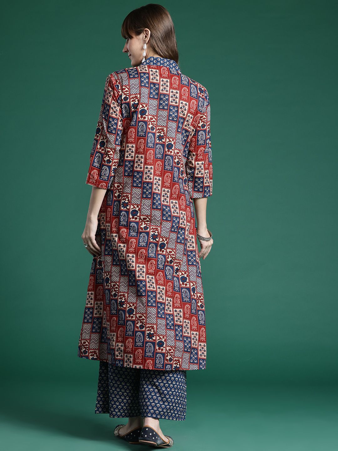Indyancart IE Ethnic Motifs Printed Pleated Sequinned Pure Cotton Kurta with Palazzos