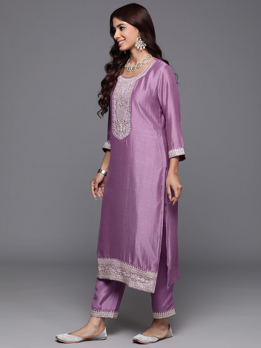 Indyancart IE Floral Embroidered Regular Sequinned Kurta with Trousers & Dupatta