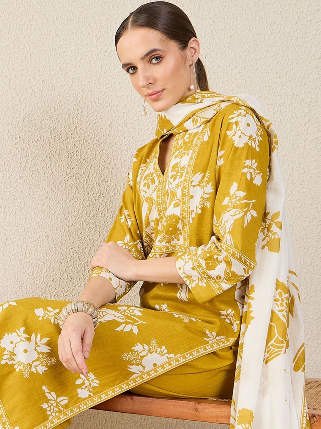 Floral Printed Straight Pure Cotton Kurta With Trousers & Dupatta