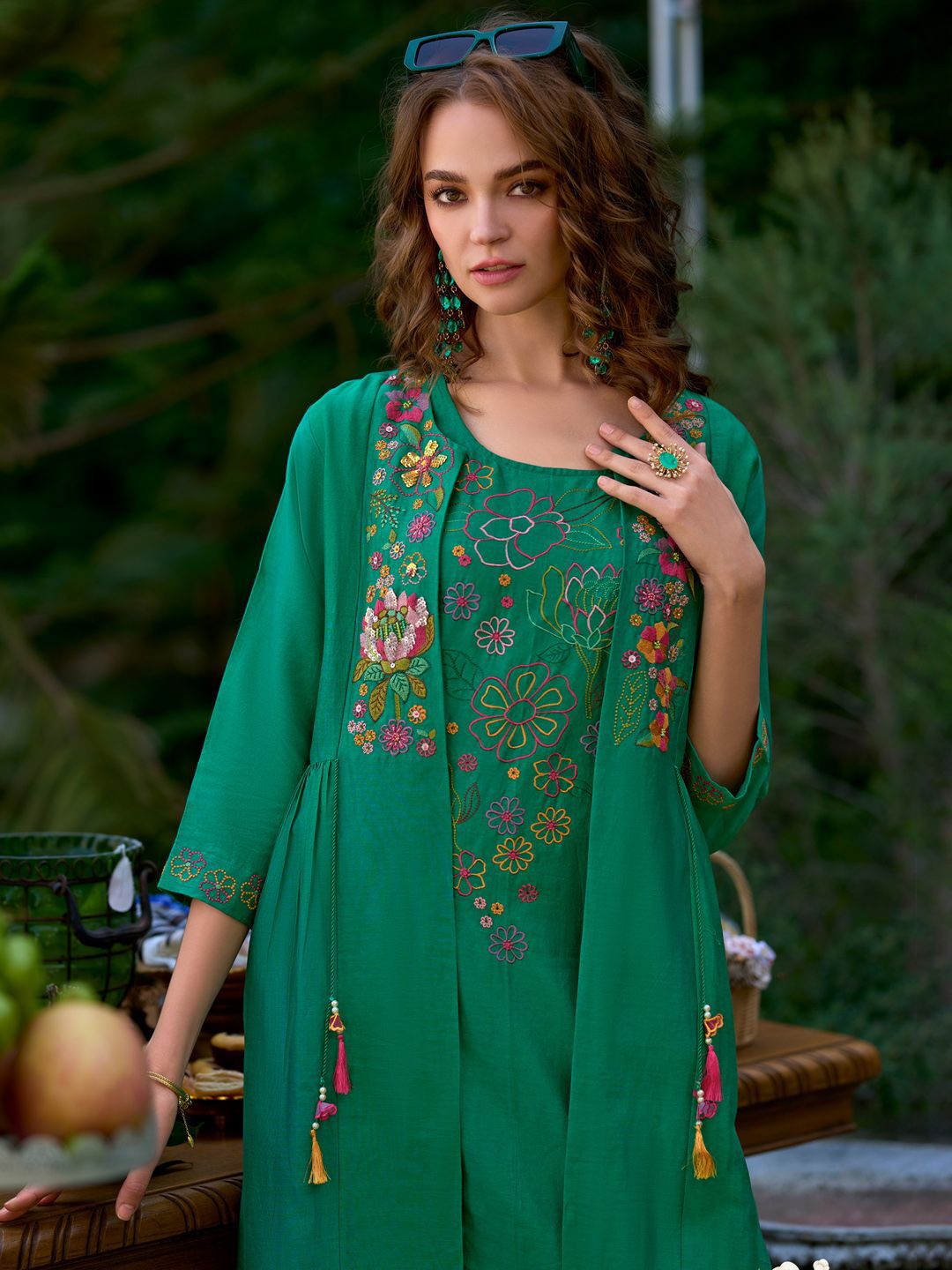 Indyancart IE Women Floral Embroidered Regular Beads and Stones Kurta with Trousers