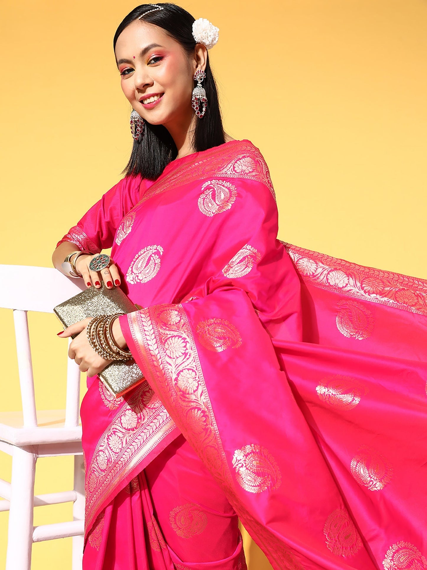 Women's Silk Blend Pink Woven Design Celebrity Saree With Blouse Piece