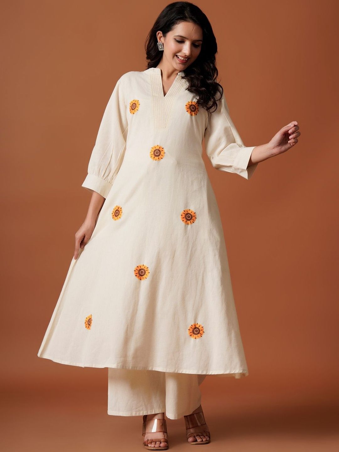 Floral Embroidered Thread Work Pure Cotton Kurta With Trousers