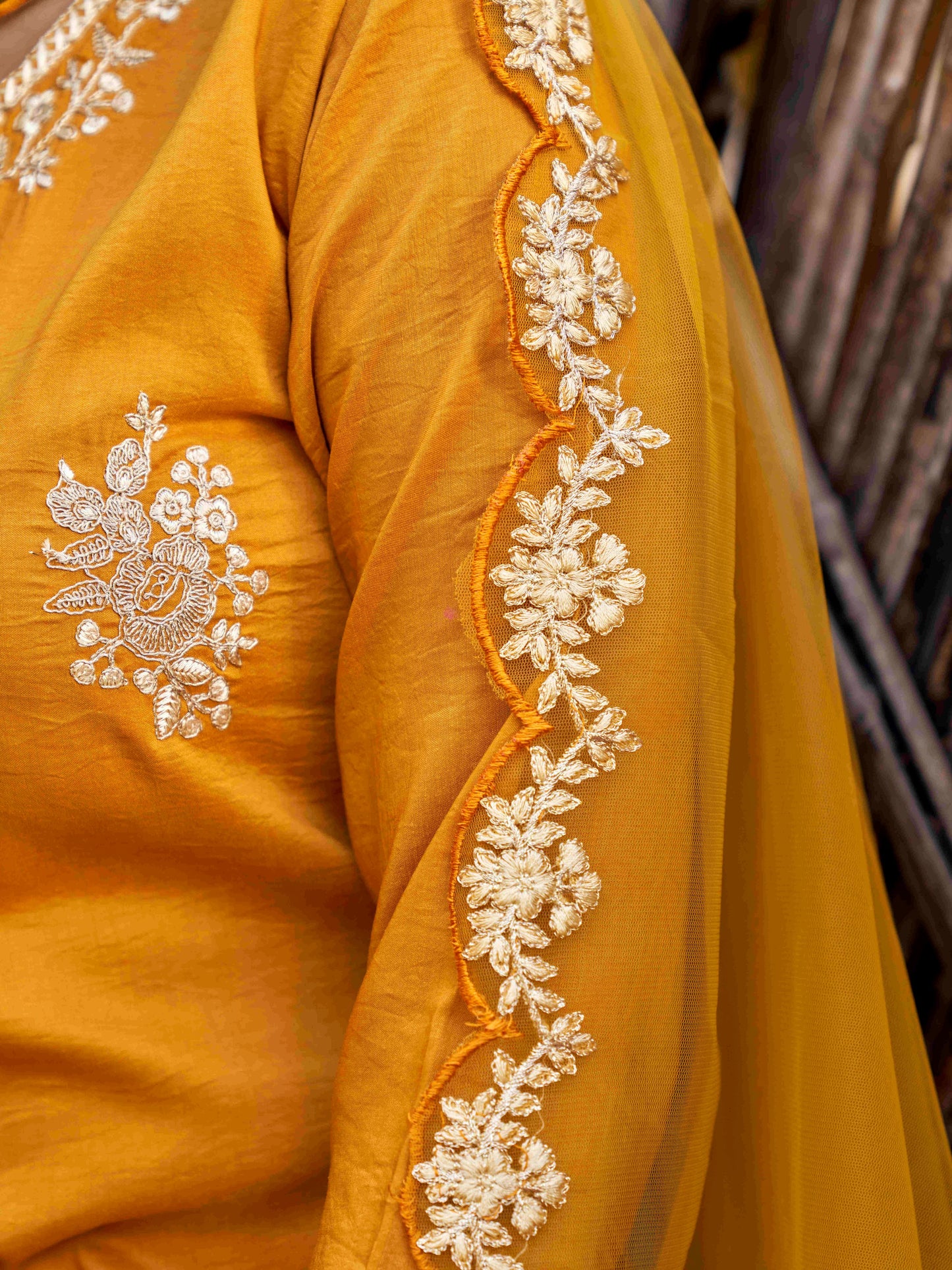 Dhiyona TI Women's Mustard Embroidered Kurta with Net Dupatta��