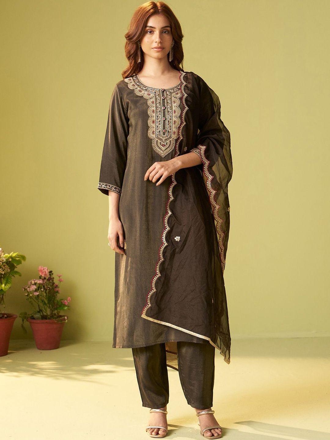 Women Ethnic Motifs Embroidered Regular Thread Work Liva Kurta with Trousers & With Dupatta
