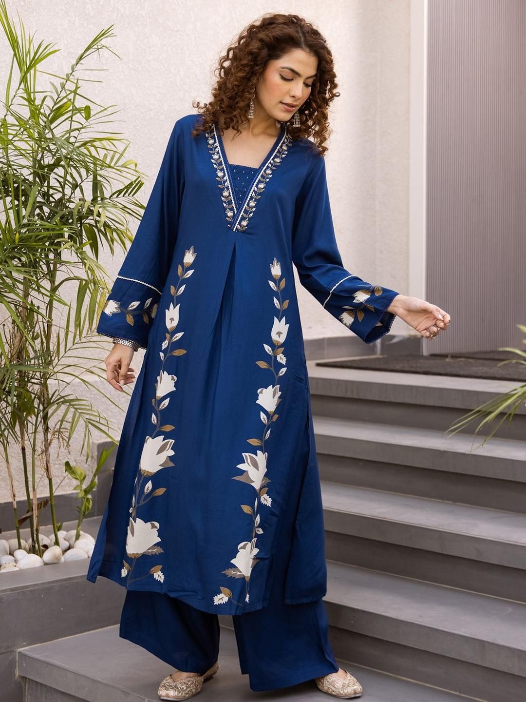 Indyancart IE Printed V-Neck A-Line Top With Palazzo Co-Ords