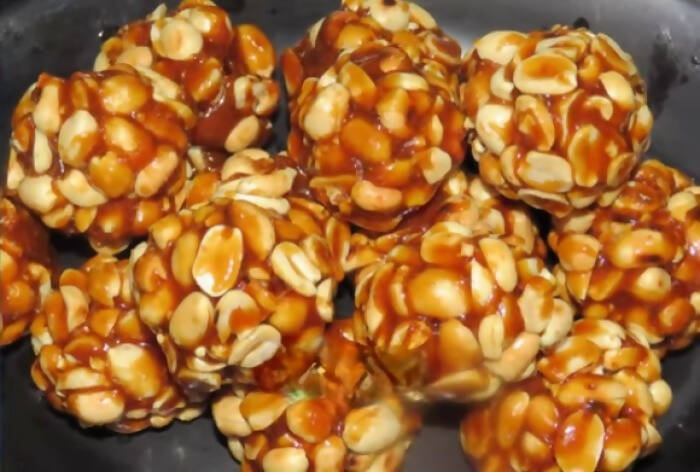 Godavari Vantillu Peanut ladoo/ Palli Undalu / Bellam Verusenaga Pappu Undalu - Indyancart
