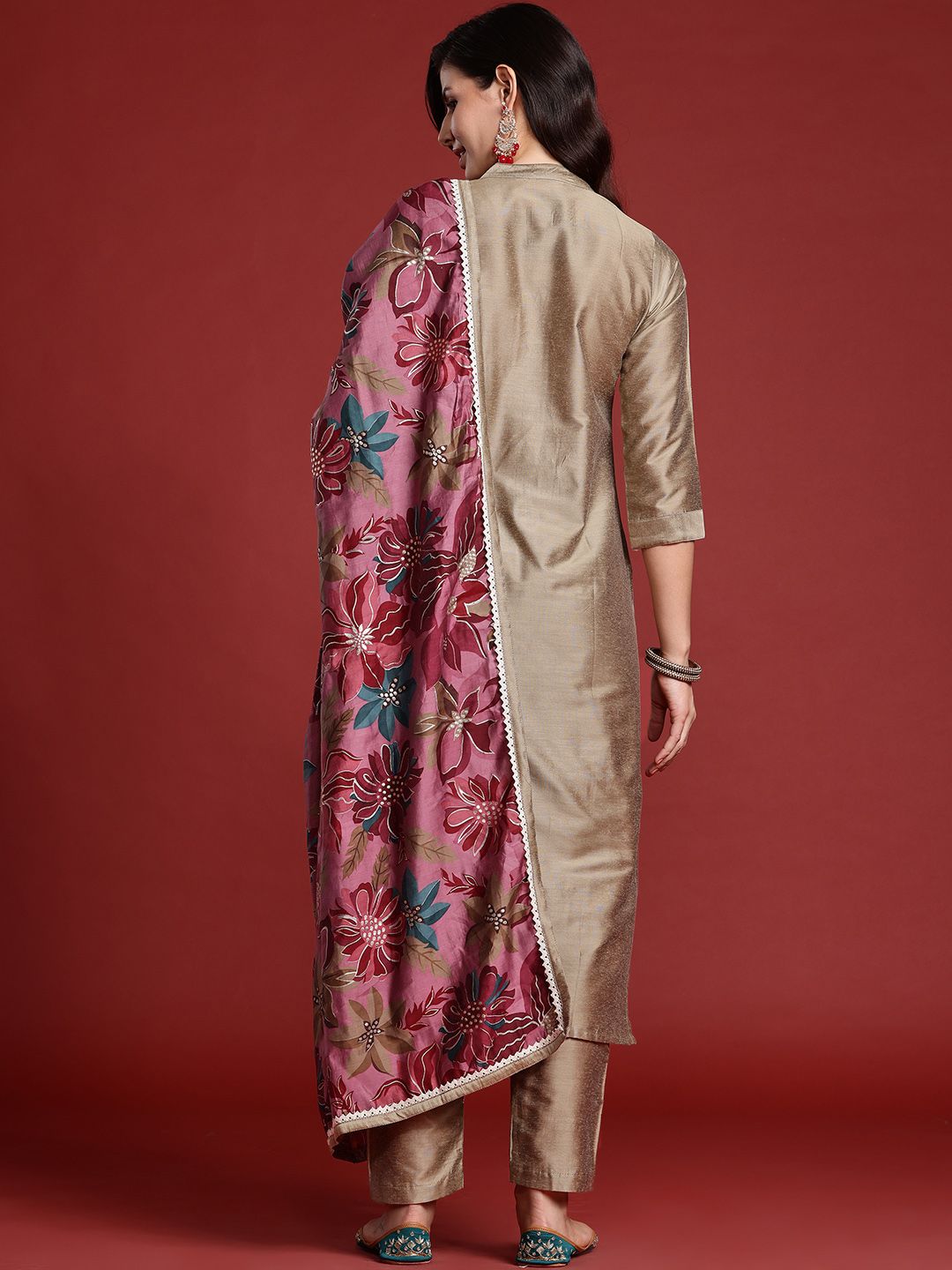 Indyancart IE Floral Embroidered Thread Work Kurta with Trousers & With Dupatta