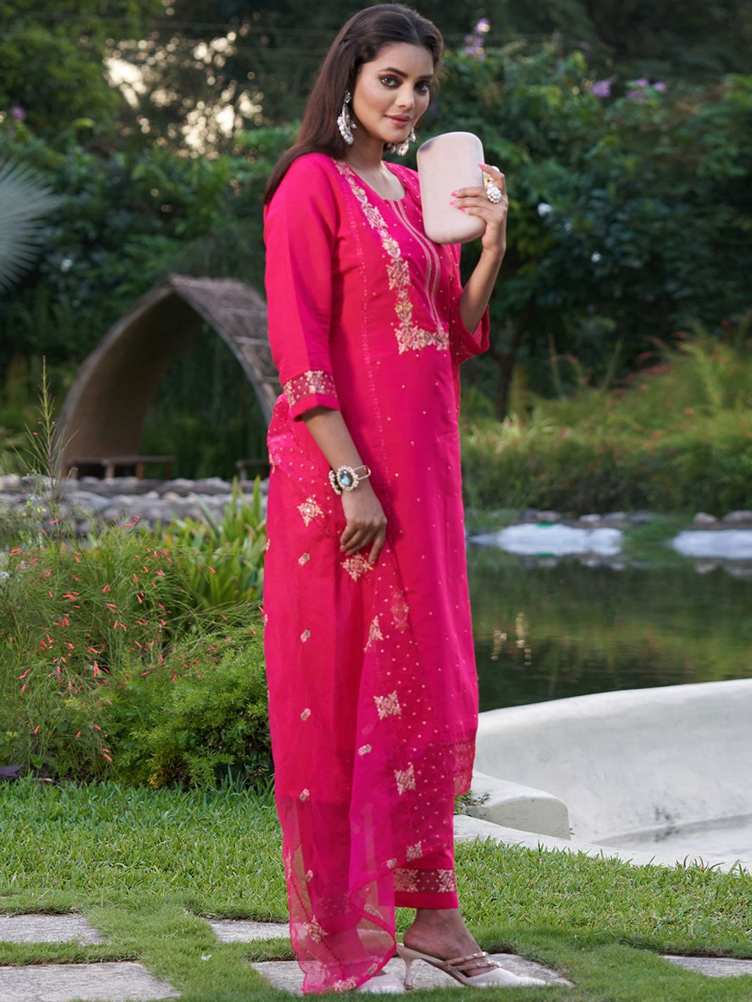 Indyancart IE Floral Embroidered Regular Thread Work Kurta With Trousers & Dupatta