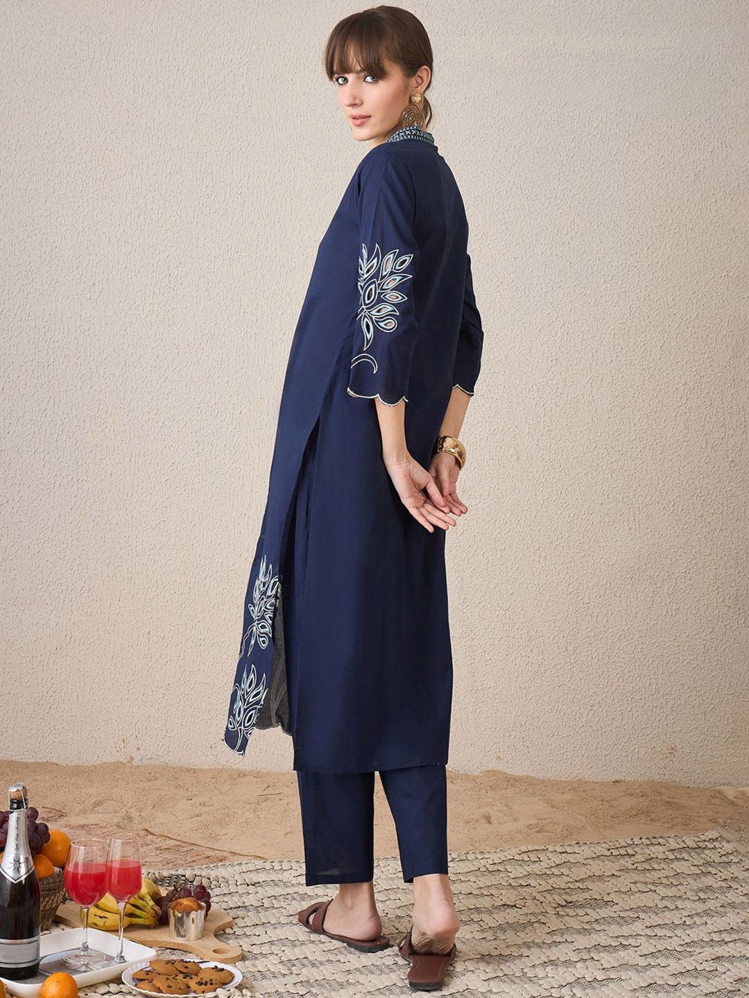 Indyancart IE Women Floral Embroidered Regular Thread Work Pure Cotton Kurta with Trousers