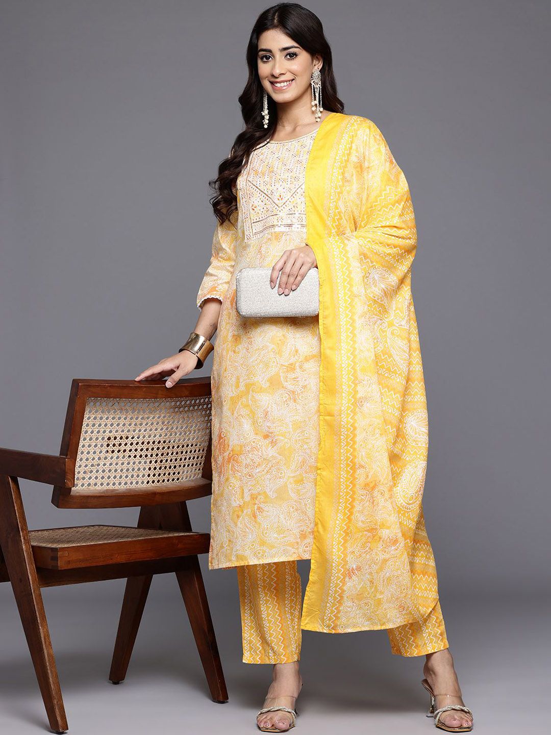 Indyancart VA Women'sFloral Printed Thread Work Straight Kurta With Trousers & Dupatta