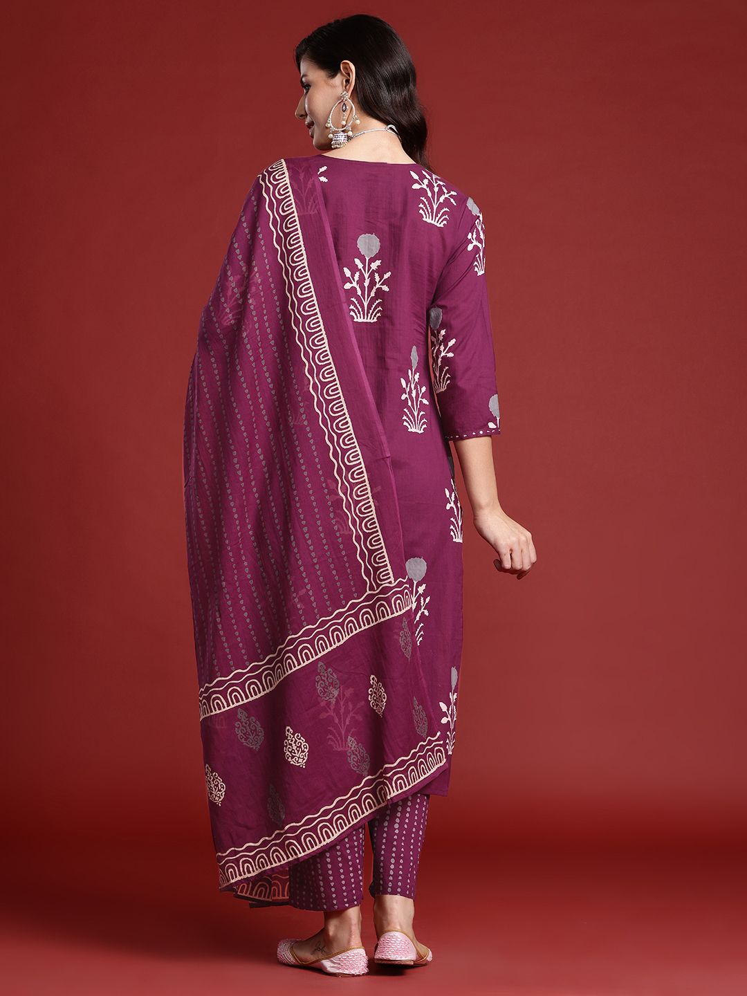 Indyancart IE Floral Printed Pure Cotton Kurta With Trousers & Dupatta