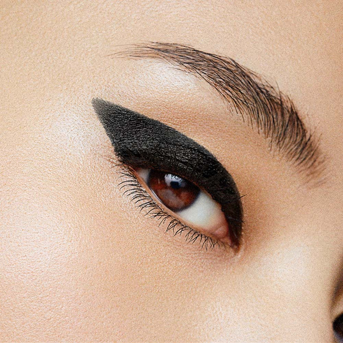 MAKE UP FOR EVER Aqua Resist Smoky Shadow - 01 Carbon