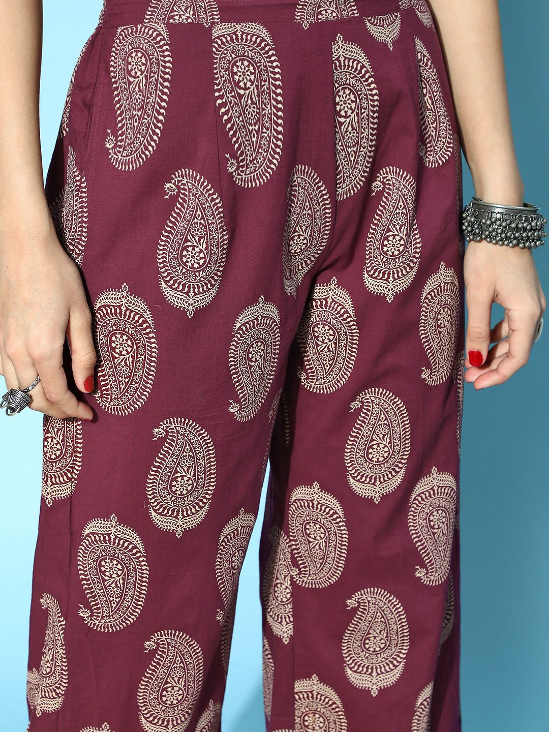Dhiyona IE Women Paisley Organza All in the Details Kurta Set