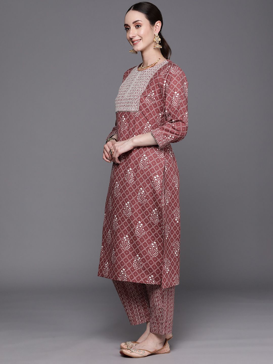 Indyancart IE Bandhani Printed Regular Thread Work Pure Cotton Kurta With Trousers & Dupatta