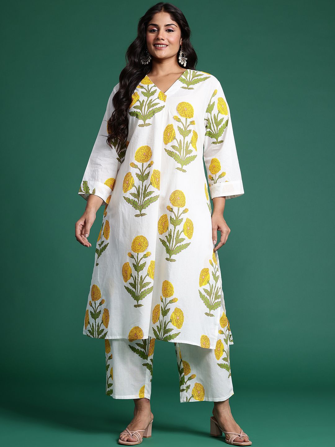 Indyancart IE Plus Size Floral Printed Pleated Pure Cotton Kurta with Trousers