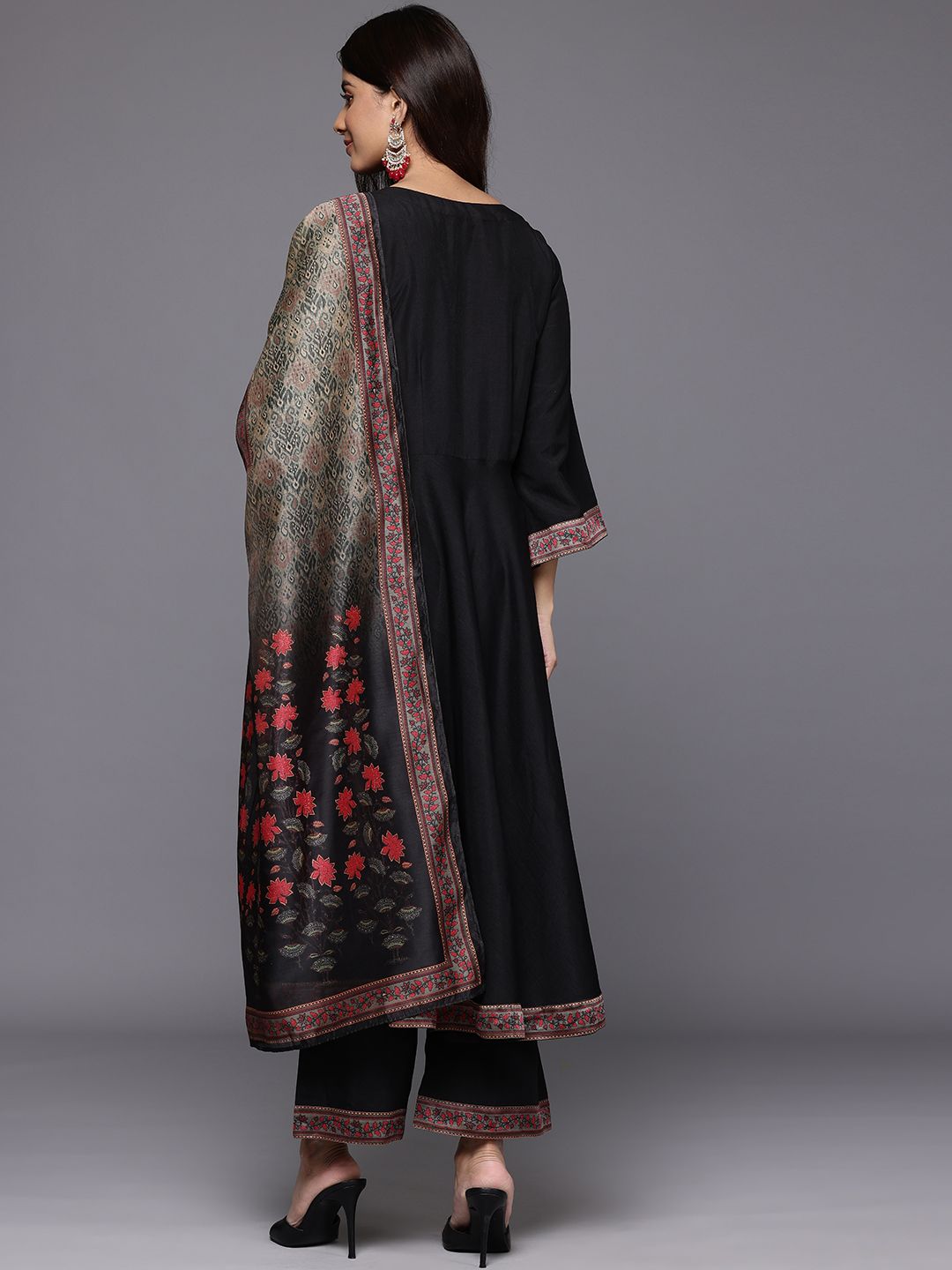 Dhiyona VA Women's Floral Yoke Design Sequinned Kurta with Trousers & Dupatta